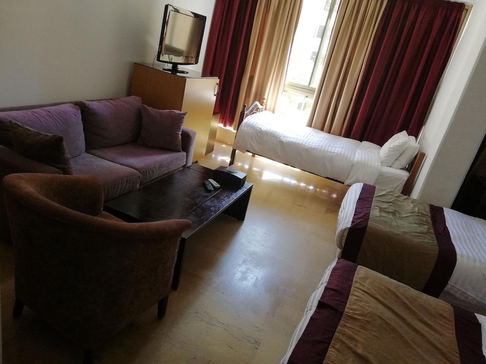 Bliss 3000 Furnished Studios Beirut Bagian luar foto