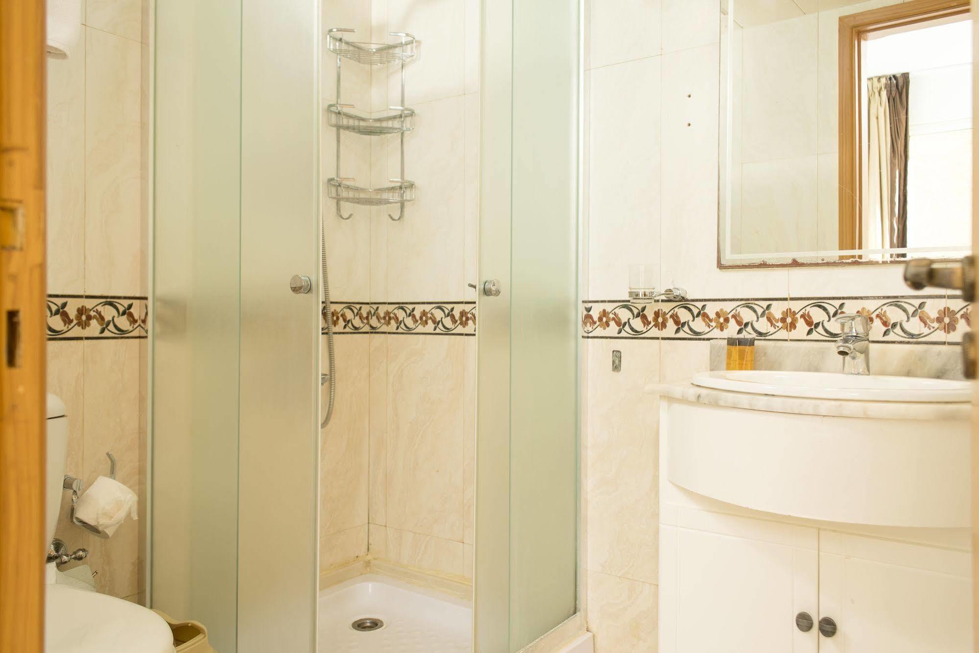 Bliss 3000 Furnished Studios Beirut Bagian luar foto